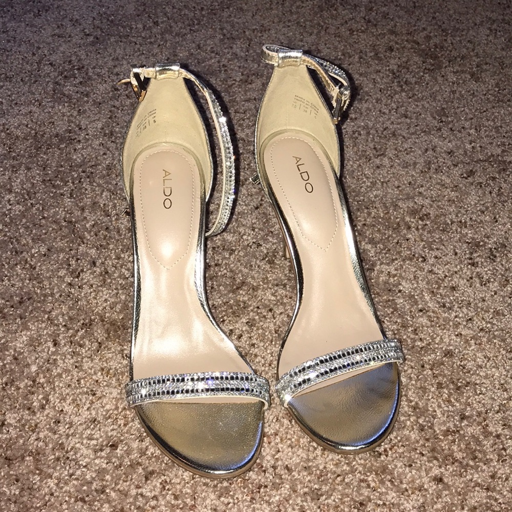 Gold/Silver Sparkly Aldo Heels - Picture 2 of 6